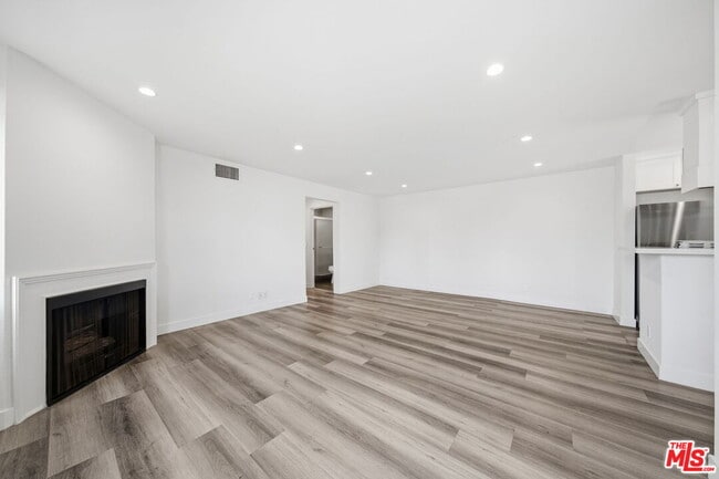 Foto del edificio - 6212 Fulton Ave