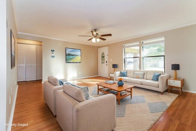 Foto del edificio - 7801 Glencoe Dr
