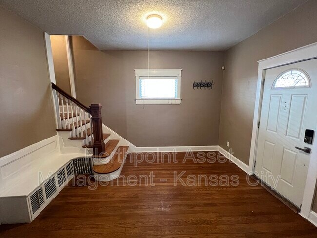 Building Photo - 5936 Harrison St
