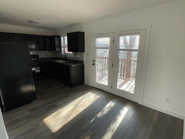 Foto del edificio - 1642 Hillwood Dr