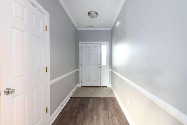 Foto del edificio - 7737 Eagle Lake Rd