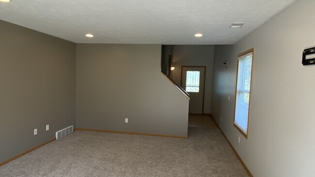Building Photo - 2456-2456 Millview