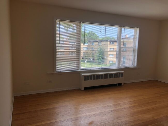 Foto del edificio - 6130 N Seeley Ave