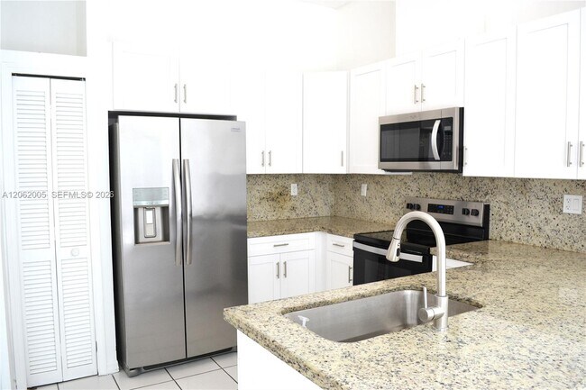 Foto del edificio - 8328 SW 163rd Ave