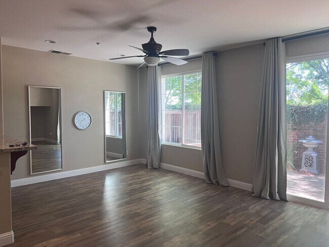 Foto del edificio - Coppergate Townhome