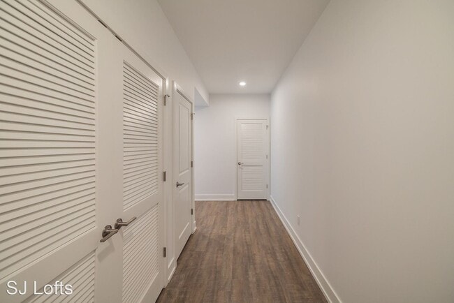 Building Photo - 1617 Poplar St
