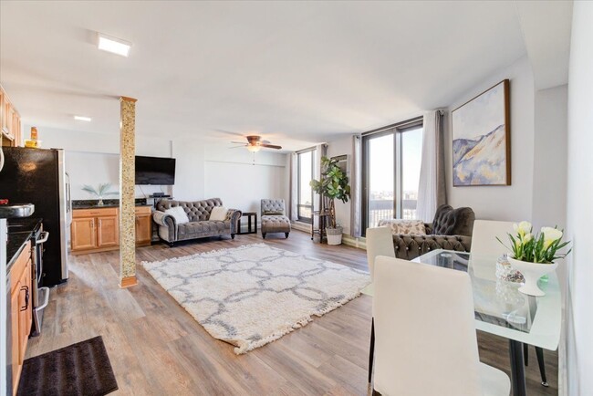 Foto del edificio - 6166 N Sheridan Rd