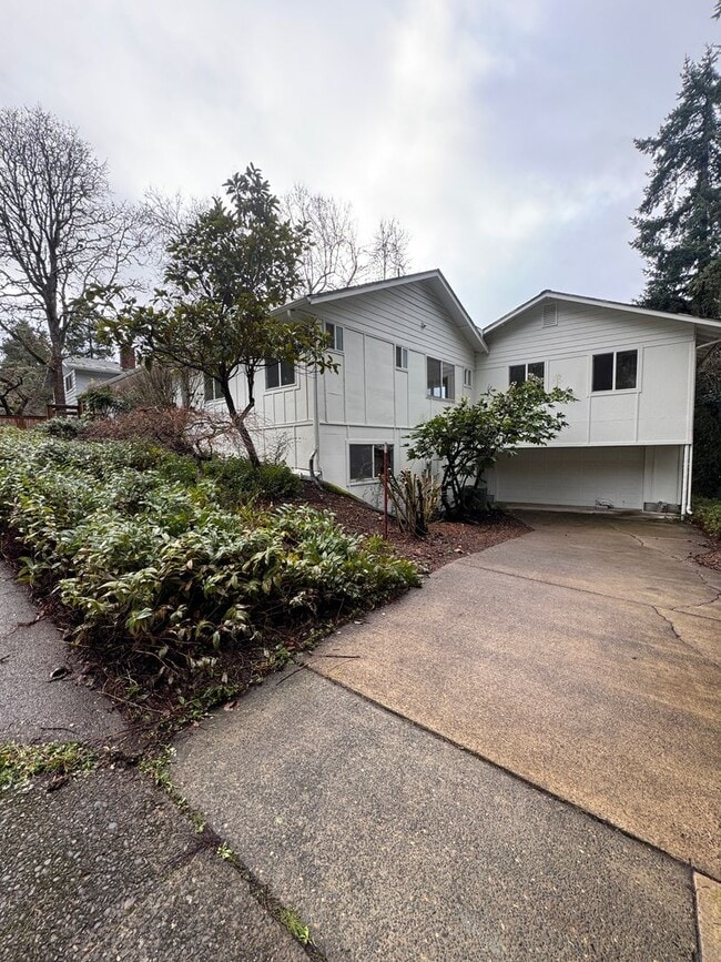 Building Photo - 3820 University St