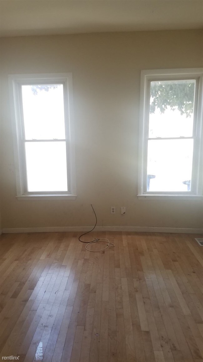 Building Photo - 1 br, 1 bath  - 111 Chapel St 1r
