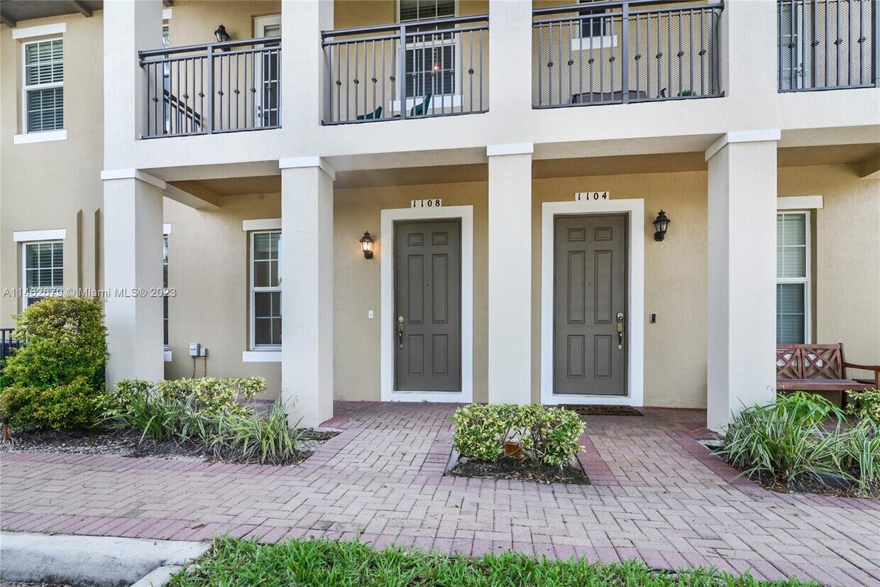 Foto principal - 14635 SW 14th St