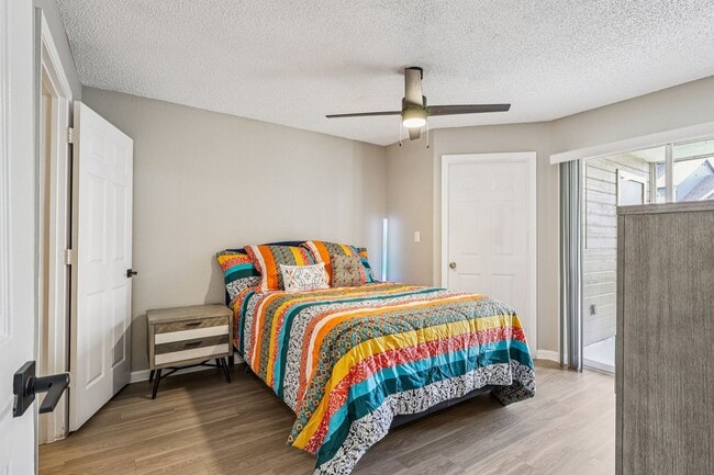 Foto del edificio - Laguna Place Apartments