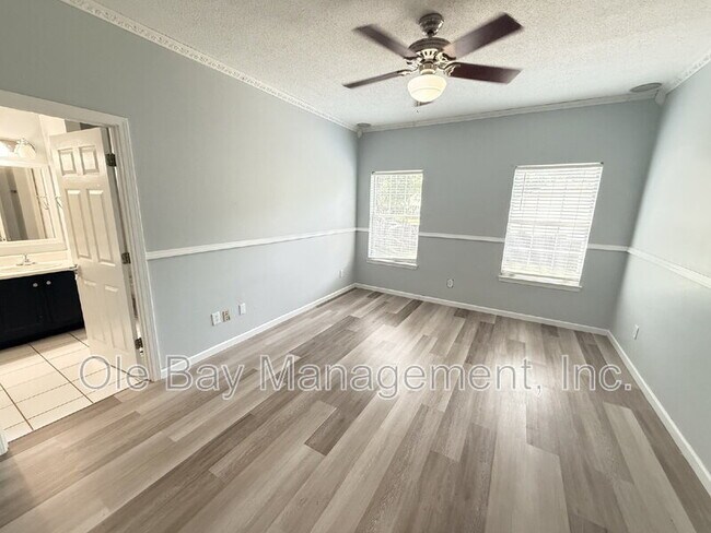 Foto del edificio - 740 Copperfield Dr W