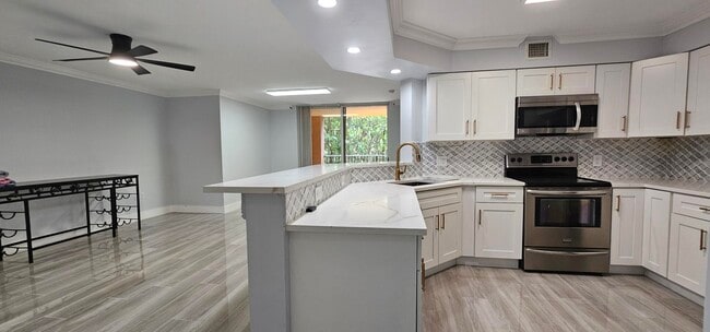 Building Photo - 400 Scotia Dr
