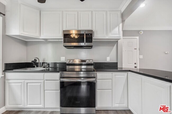 Cocina 3 dormitorios vista ampliada - NASA Living LLC