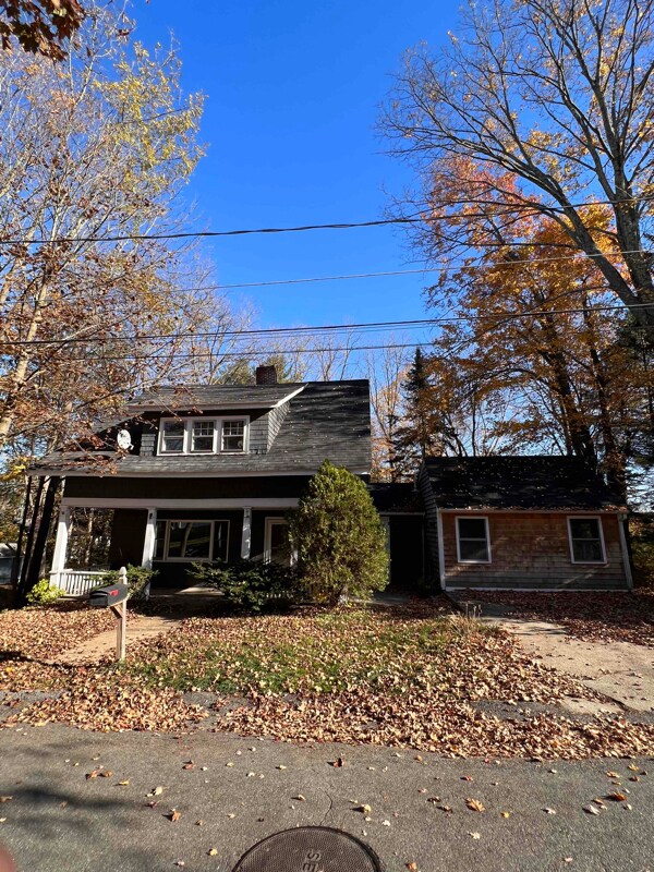 19 Crescent St, Derry, NH 03038 Room for Rent in Derry, NH