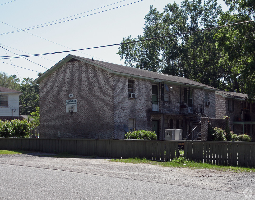 Primary Photo - Kenwood Apartments