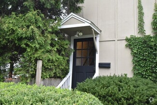Building Photo - 661 S Lake Shore Dr
