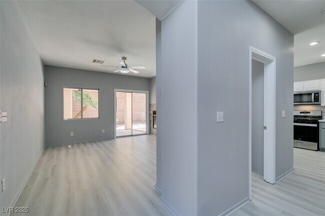 Foto del edificio - 803 Binbrook Dr