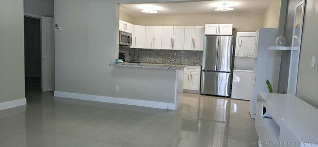 Building Photo - 1203 Chateau Park Dr