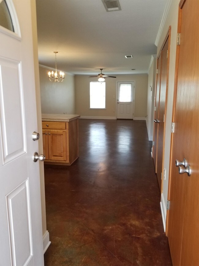 Foto del edificio - 16 Heartwood Pl Dr