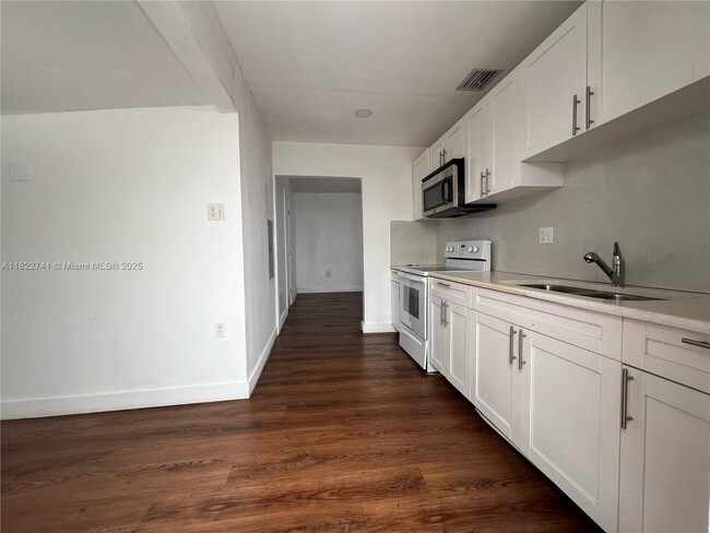 Foto del edificio - 1334 SW 1st St