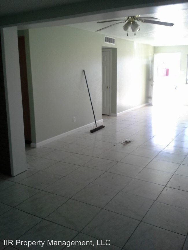 Foto del edificio - 109 E Bonney St
