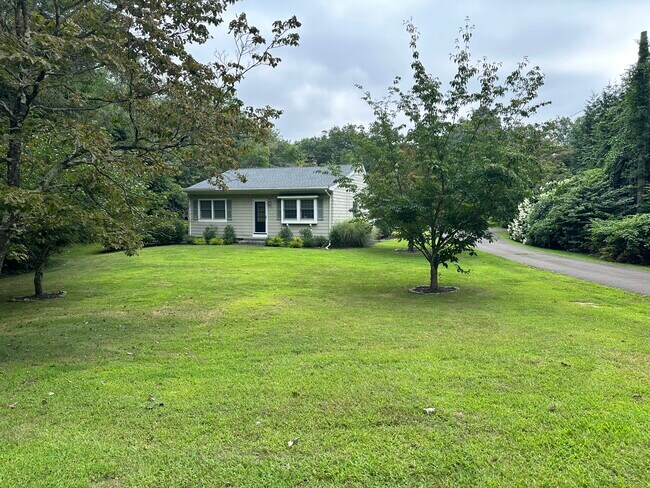 Building Photo - 1509 Little Meadow Rd