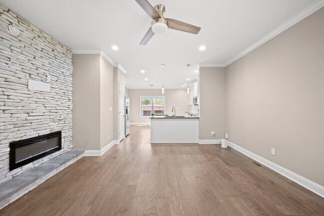 Foto del edificio - Beautiful 4BR Home with Finished Basement