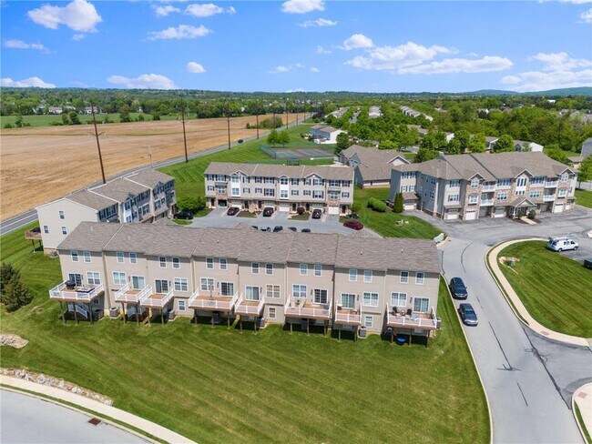 Building Photo - 7025 Pioneer Dr