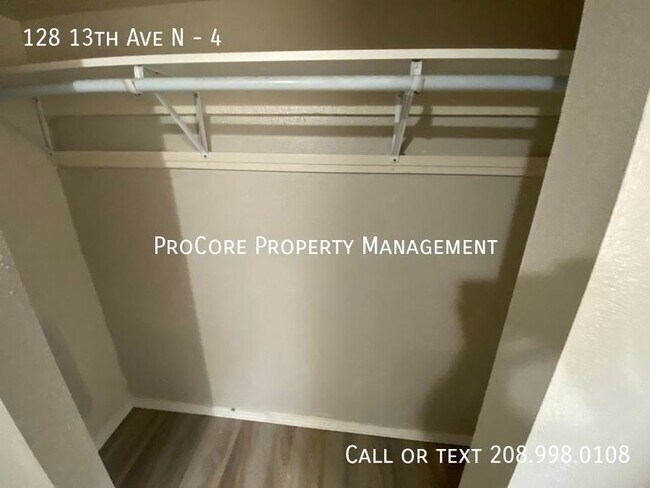 Building Photo - 1 Bed/1 Bath Call this place home today!