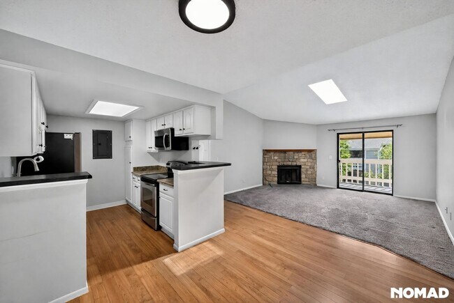 Building Photo - 8225 S Fairmount Dr