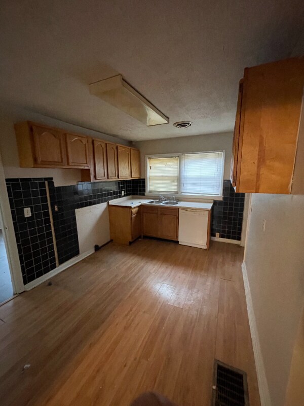 Building Photo - 3015 E 35th St