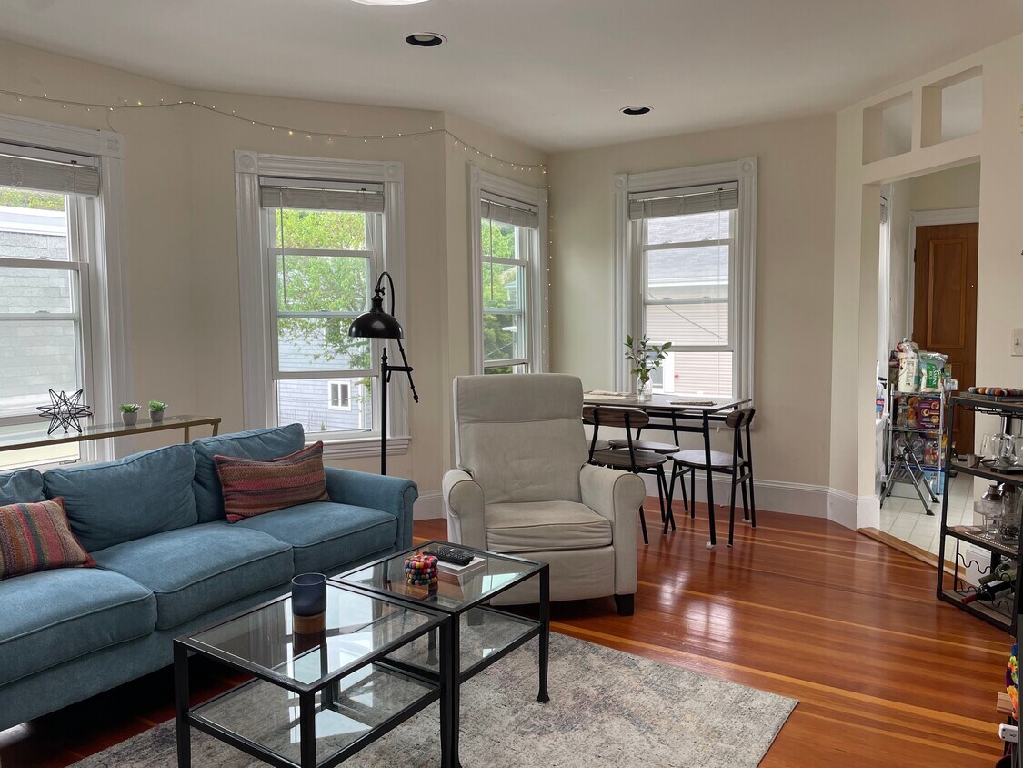 Primary Photo - 27 Linden Ave