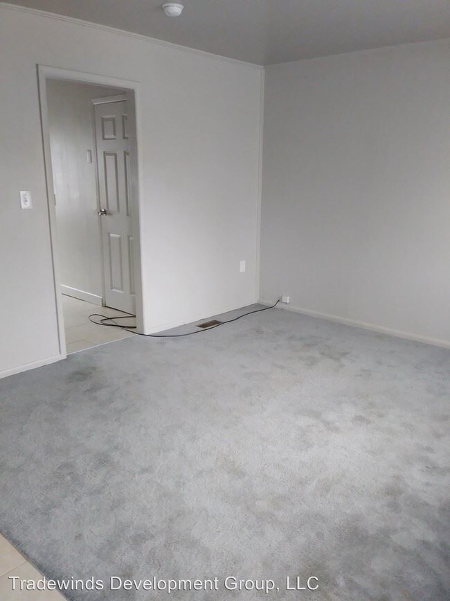 Foto del edificio - 4 br, 1 bath House - 144 Court Street