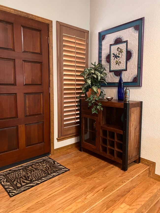 Building Photo - 205 Racquet Dr