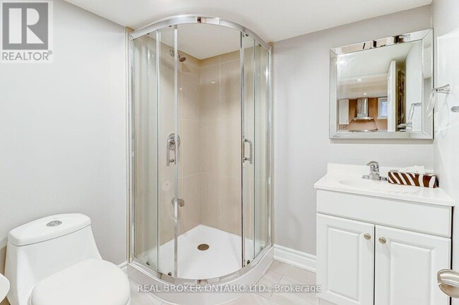 Building Photo - 1413 Safeway Crescent