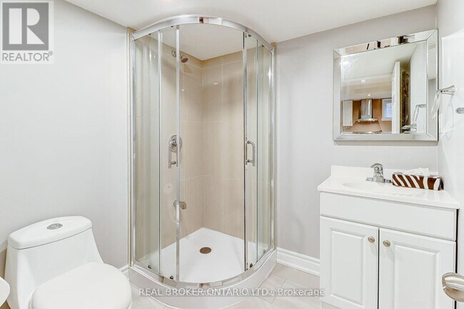 Photo du bâtiment - 1413 Safeway Crescent