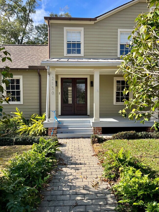 Foto del edificio - Beautiful 5 Bedroom 4 Bath In Mid City Bat...