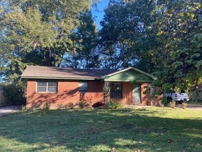 Building Photo - 100 Bettie Ct