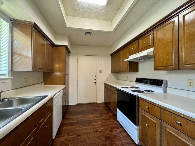 Building Photo - Duplex