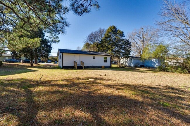 Building Photo - 1804 Dixon St