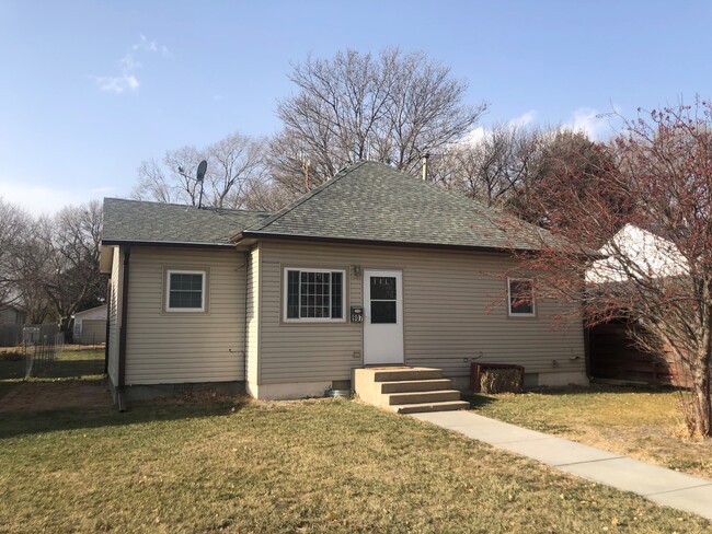 Front - 907 Sheridan St
