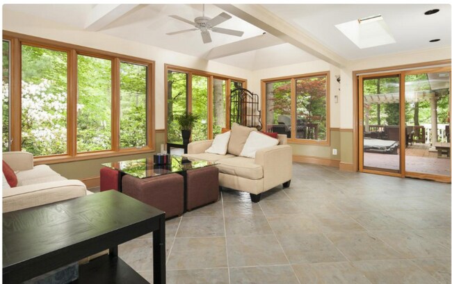 Building Photo - 3405 Fiddlers Green