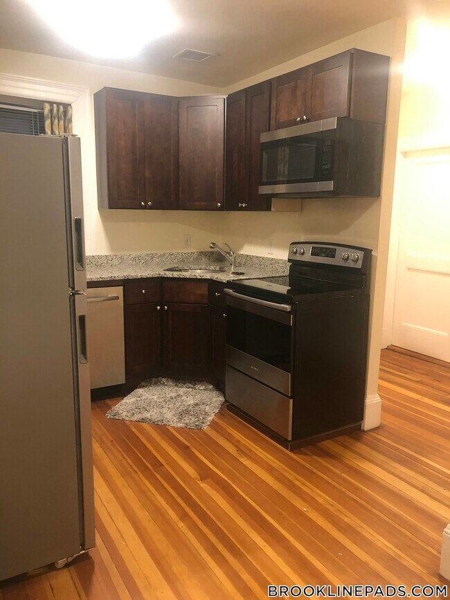 Foto del edificio - 1463 Beacon St