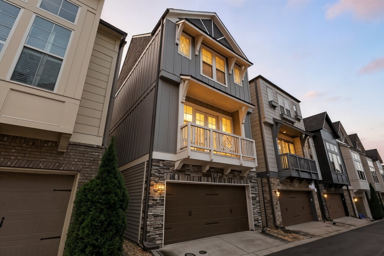 Photo - 545 Mirrormont Dr (Smyrna, GA)