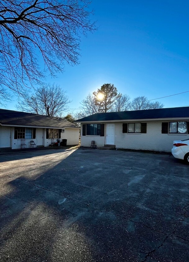 Foto principal - 2112 14th Ave N