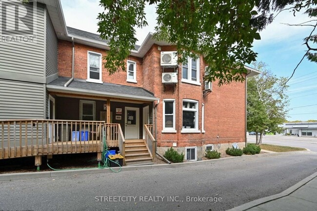 Building Photo - 170 Bradford St