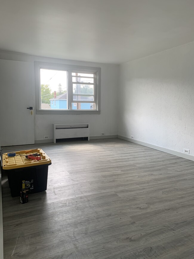 Building Photo - 2607 3rd Ave E