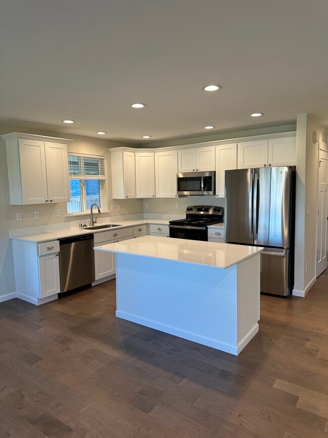 Kitchen - 6704 Summerset Dr SE