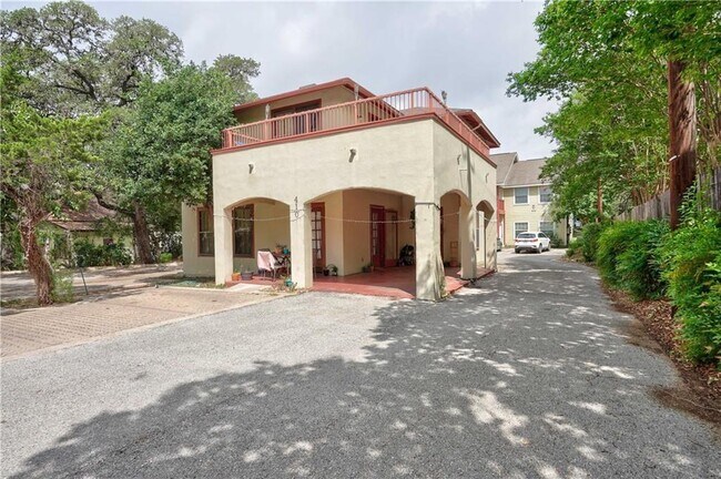 Foto del edificio - 412 Burleson St